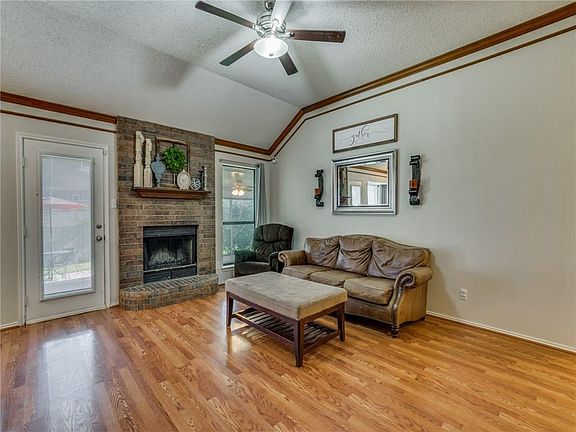 5th image of 10213 Maverick Dr