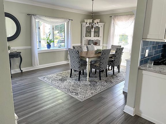 3rd image of 39 Woods Ave