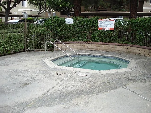 Rolling Ridge Apartments — Photo 15