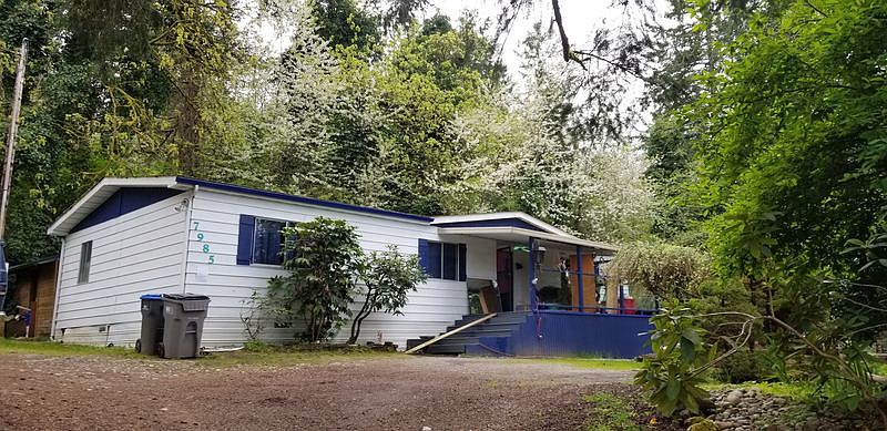 1st image of 7985 University Point Cir NE