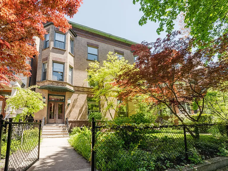 2531 N Burling St #2 — Photo 3