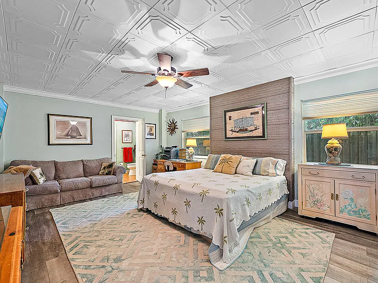 12140 SE Indian River Dr N — Photo 31