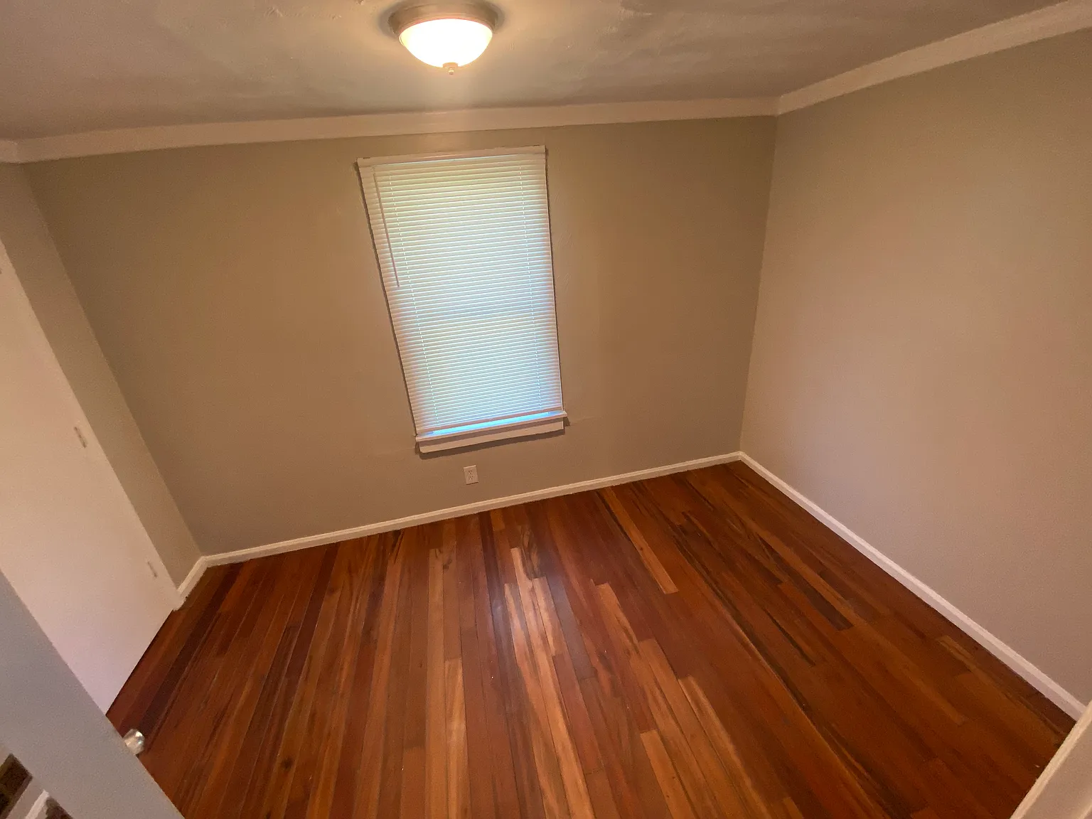 3 bed, 852 sqft, $1,495 — Photo 4
