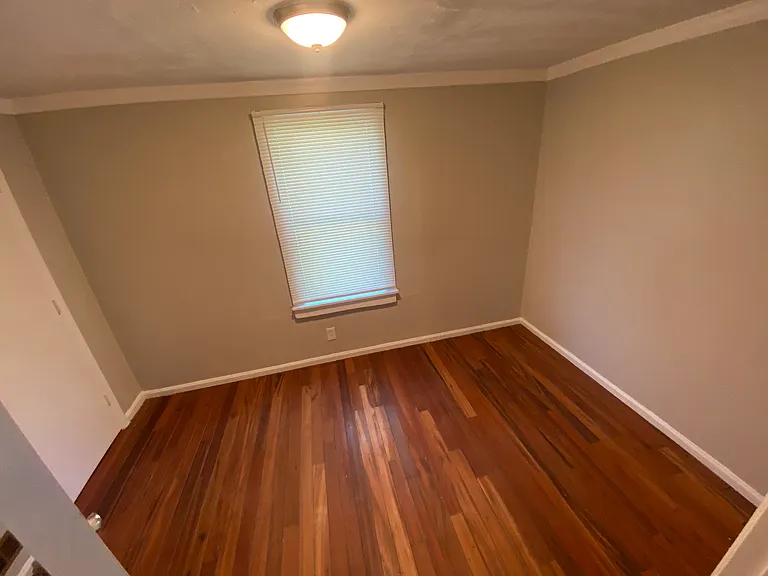 702 Grove St — Photo 4
