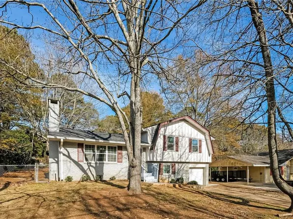 942 Majesty Ln, Morrow, GA 30260