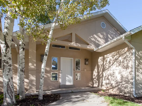 703 Hillside Oak Cir, North Salt Lake, UT 84054