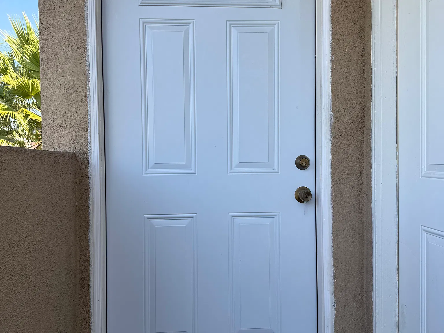 2 bed, 700 sqft, $2,400 — Photo 2