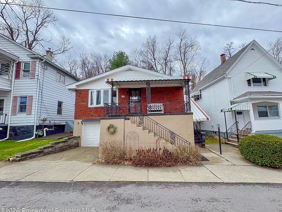 1st image of 200 Sand St
