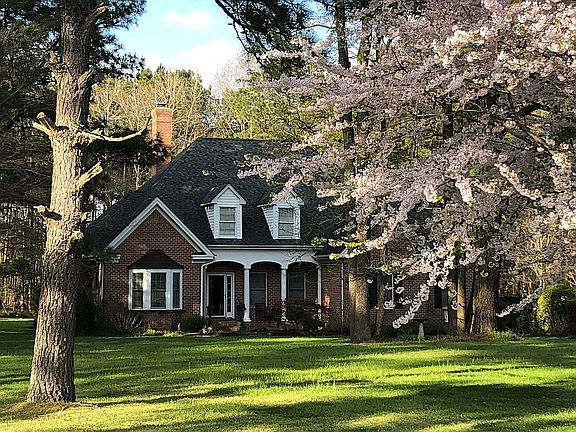 5th image of 2205 Orchard Dr