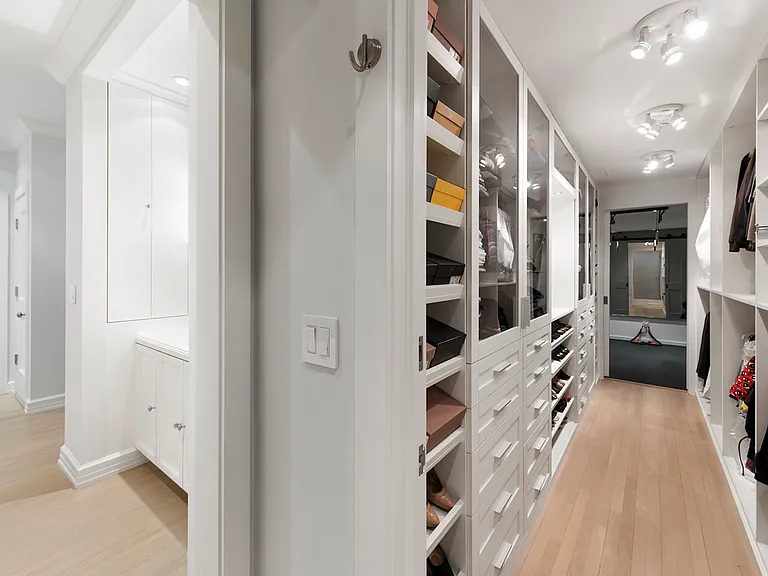 114 W 17th St #5F — Photo 8