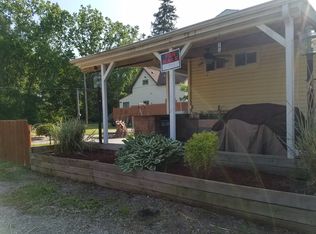 313 Lakeview St, Crystal, MI 48818