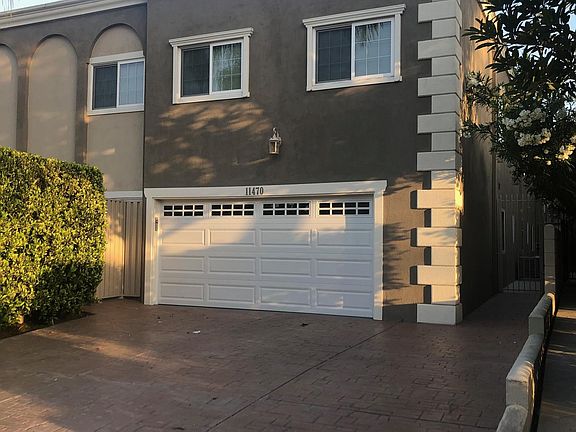 3rd image of 11470 Moorpark St #7