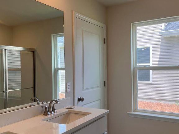 2nd image of 4036 Half Mast Loop