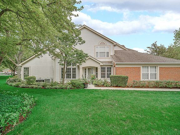 3rd image of 445 Cromwell Cir Unit 1