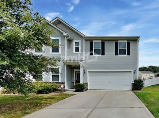 7328 Cedarfield Rd, Charlotte, NC 28227