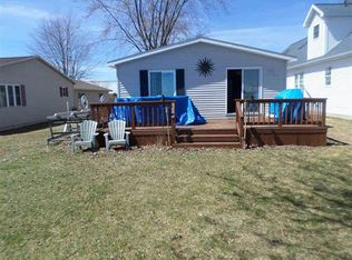 10820 W Shore Dr, Houghton Lake, MI 48629