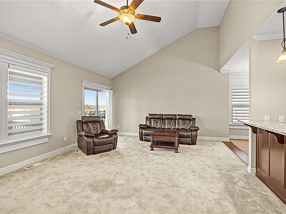 5th image of 4410 Stonebridge Dr W