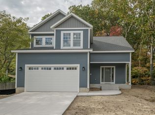 2378 Norcrest Dr, Norton Shores, MI 49441