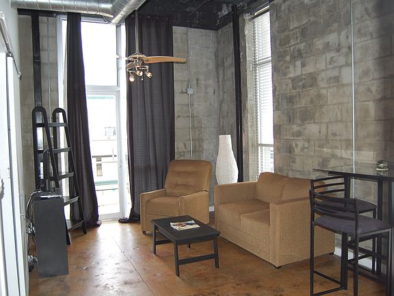 5th image of 420 N Adams St Unit 403
