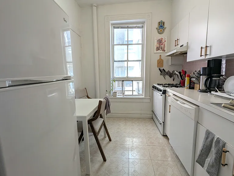 646 W End Ave #4C — Photo 10