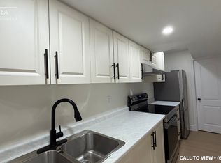 132 Ridgemount St #2, Kitchener, ON N2P 0K4