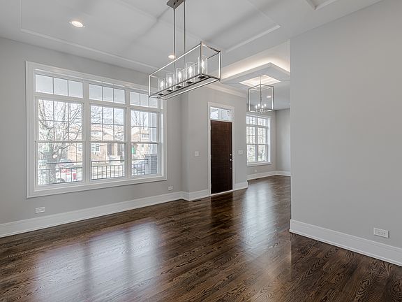 3rd image of 7113 N Oriole Ave