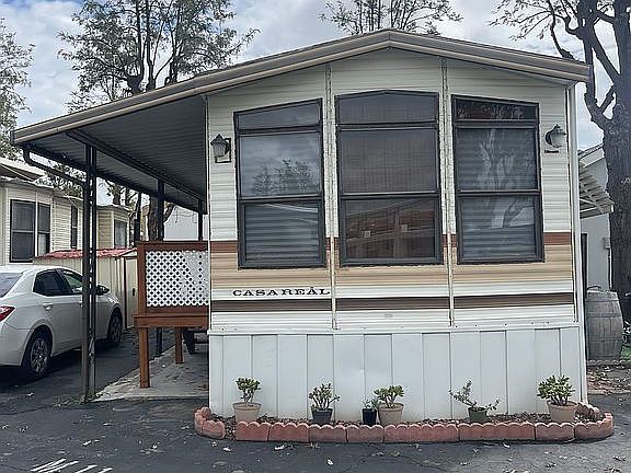 2nd image of 2750 W Acacia Ave Space M11