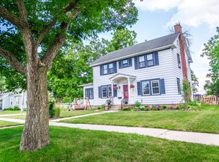 N88W16007 Park Blvd, Menomonee Falls, WI 53051