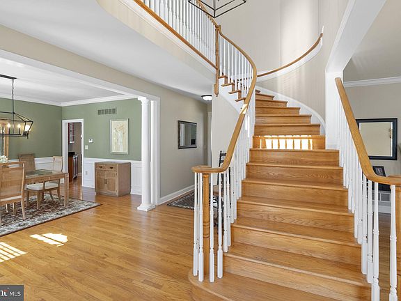 3rd image of 115 Merrymet Farm Dr