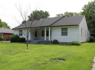 636 N Pine St, Marshfield, MO 65706