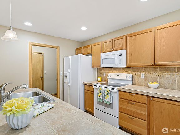 2nd image of 19723 105th Avenue Ct E