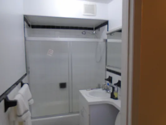 Rented by 18 REALTY | media 5