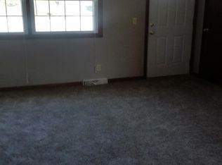 17 Fairway Dr, Hannibal, MO 63401