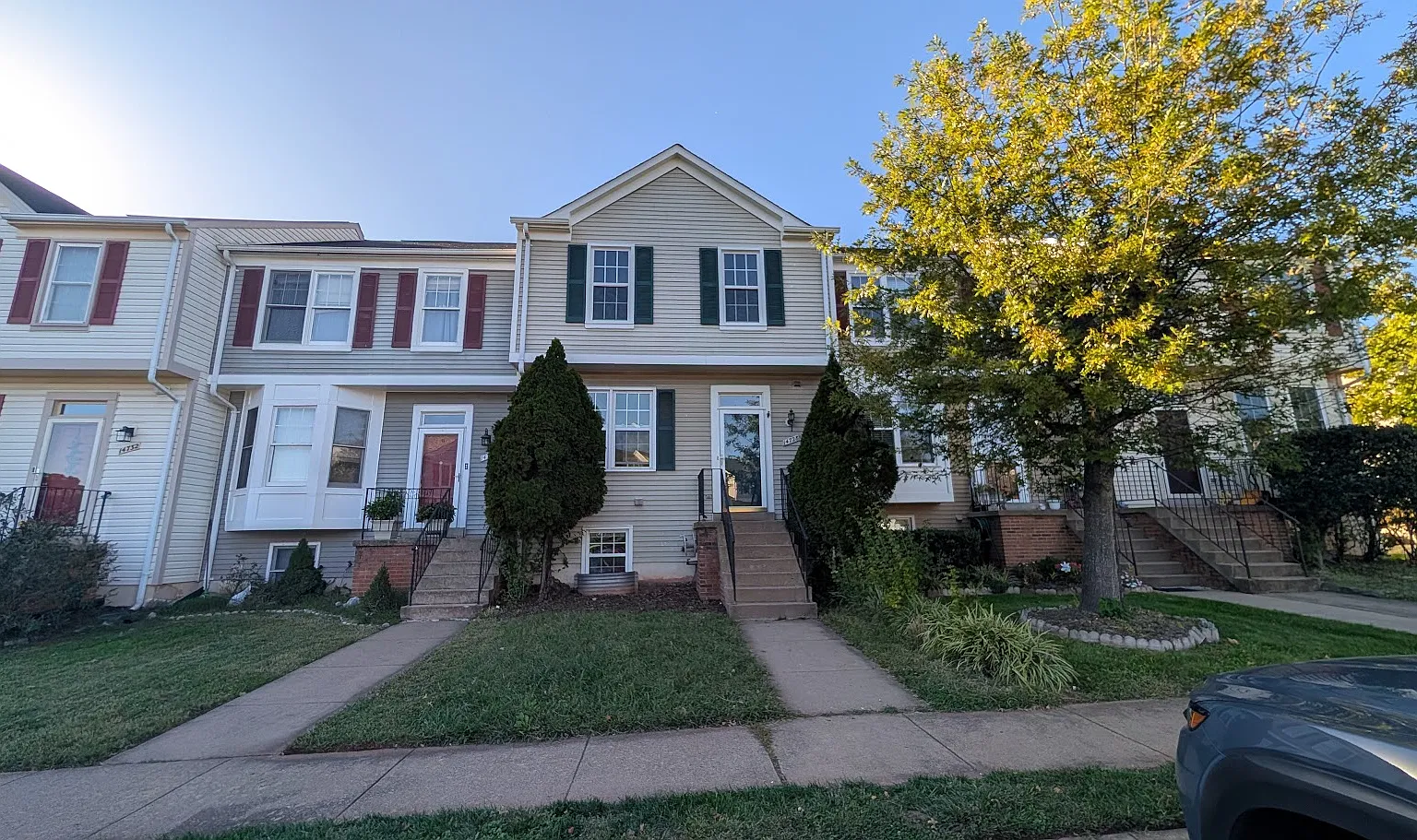 4 bed, 3.5 bath, 1832 sqft, $2,600 — Photo 1
