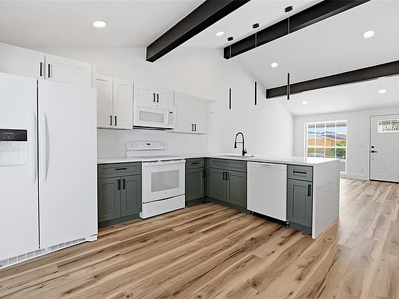 3rd image of 8602 BRIAR GROVE CIR