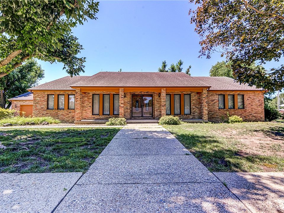 211 W 3rd St, Assumption, IL 62510 Zillow