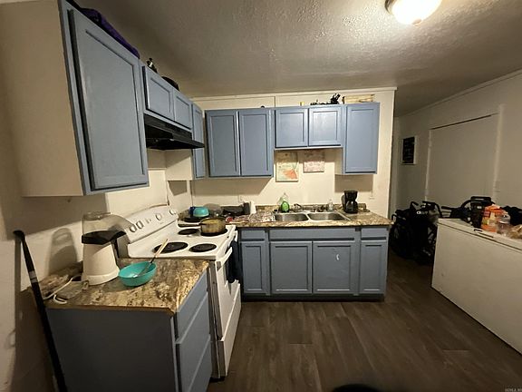 4th image of 2215 E 11th St