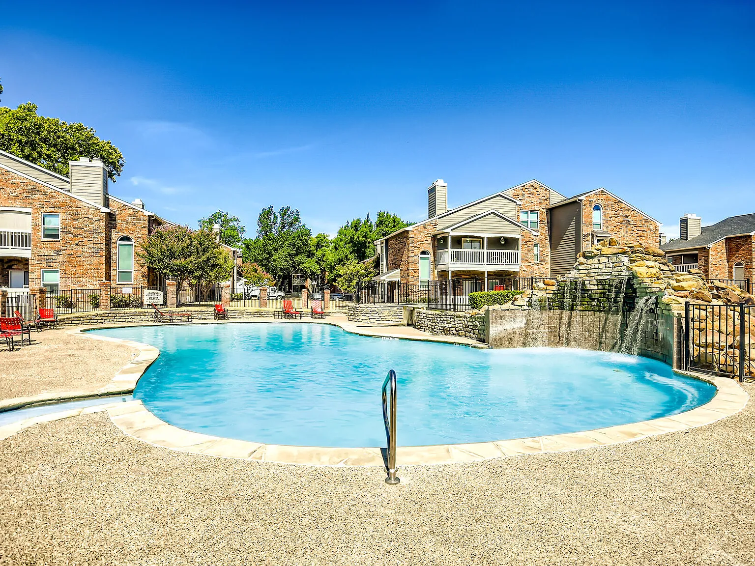 Tall Timbers Apartments — Photo 4