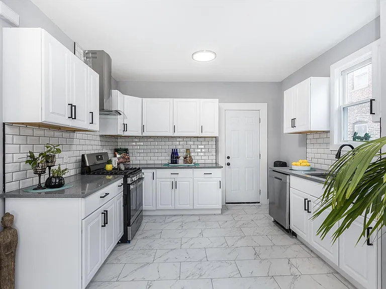 440 N Grove St #2 — Photo 3