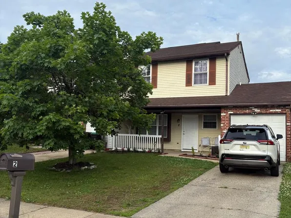 2 Hathaway Dr, Sicklerville, NJ 08081
