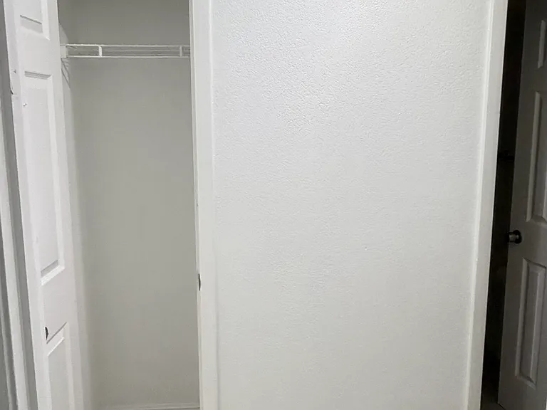 9801 Turf Way — Photo 6