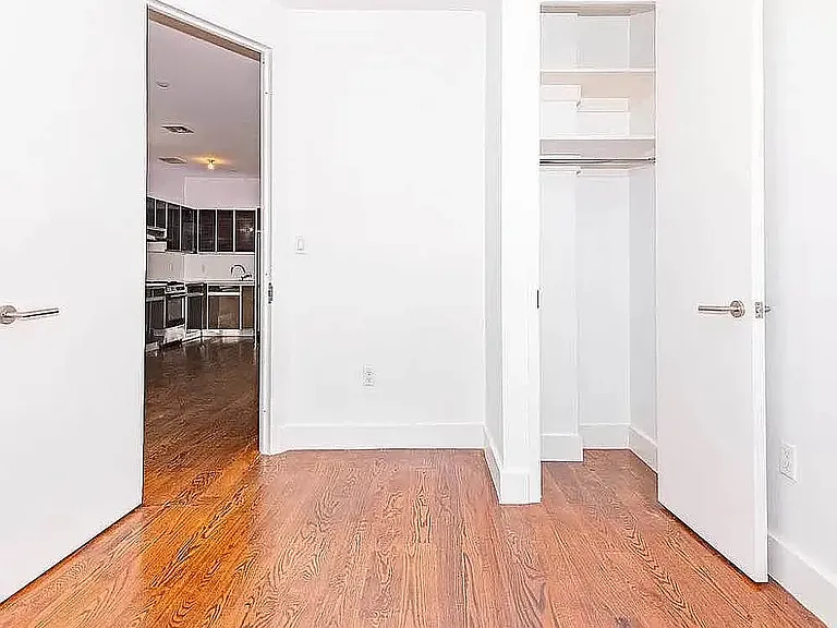 1072 Bergen St #4B — Photo 7