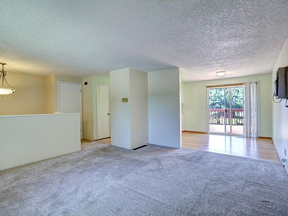 5th image of 26824 E Queen Ave