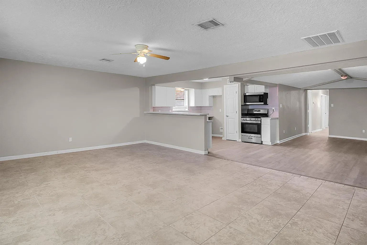 4 bed, 1690 sqft, $1,700 — Photo 4
