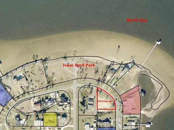 744 N Bay Dr, Lynn Haven, FL 32444