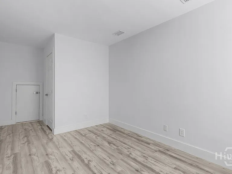 11903 Apache Ave #3 — Photo 32