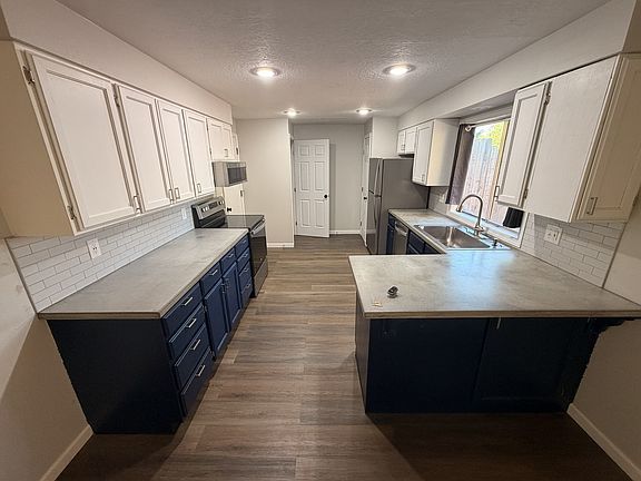 5th image of 4089 W Plum St #4089
