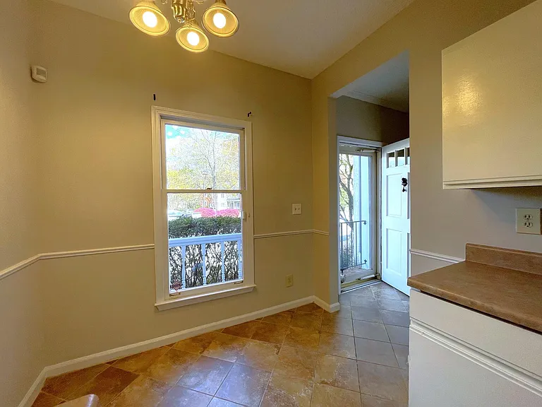 4002 Elm St — Photo 4