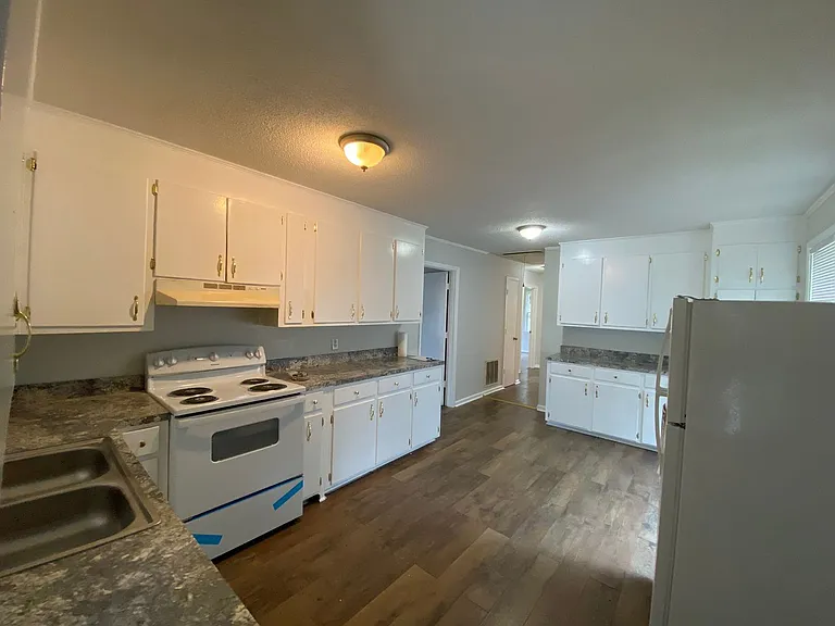 145 Aster Cir — Photo 6