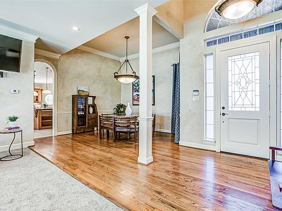 5th image of 301 Stonebridge Dr